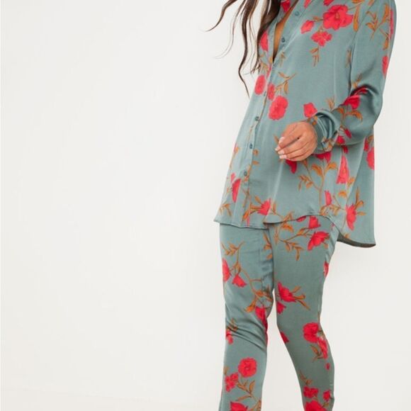 Pretty Little Thing Floral Button-Up Pajama Set - Picture 3 of 10
